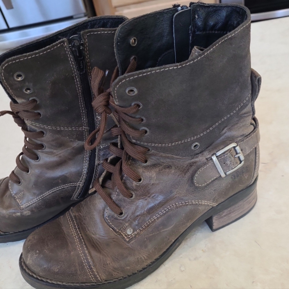 Taos Crave Women's SZ 41 US 10-10.5 leather brown lace up boot combat grunge y2k